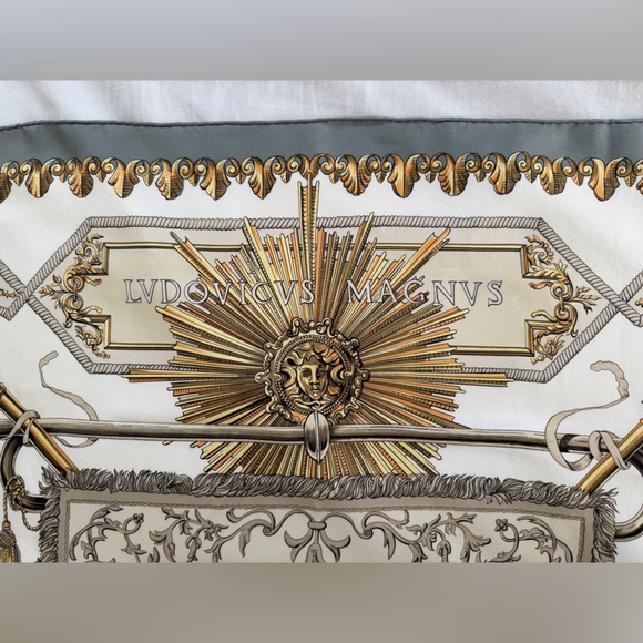 Authentic Vintage Hermès “Ludovicus Magnus” Silk Scarf - Picture 6 of 12